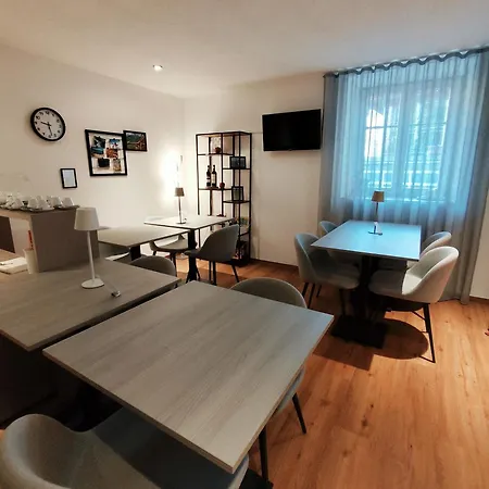 Berninapass Panorama Bed & Breakfast